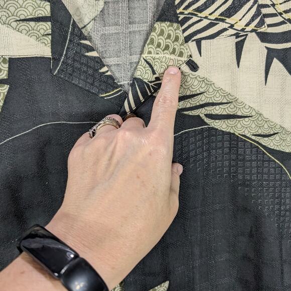 Tommy Bahama Silk Shirt Mens Extra Large Hawaiian Camp Black Tan Short Sleeve - Picture 5 of 11